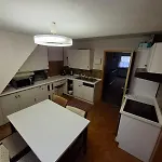 Nature Park, 2 Double, 1 Sofa For Sleeping In 3 Rooms, Kitchen, Bathroom アパート